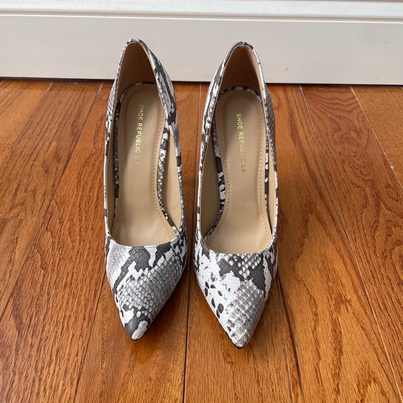 Snakeskin Stiletto Heels - Picture 2 of 4